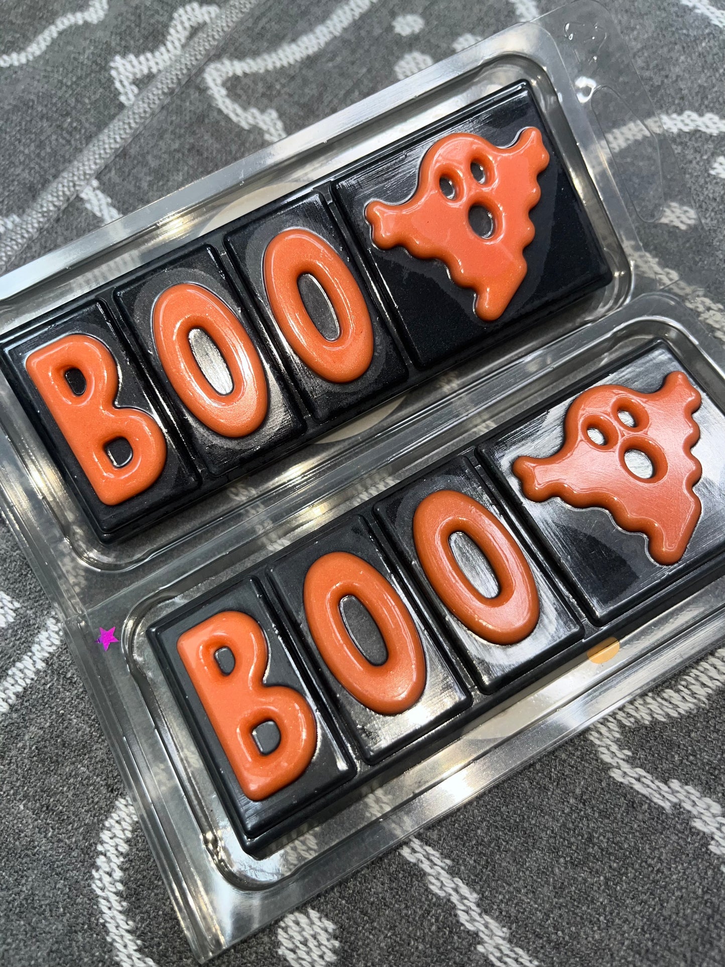 BOO ๐ป CLAMSHELL