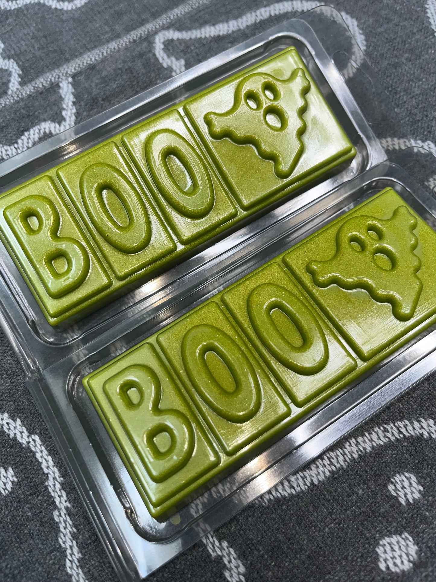 BOO 👻 CLAMSHELL