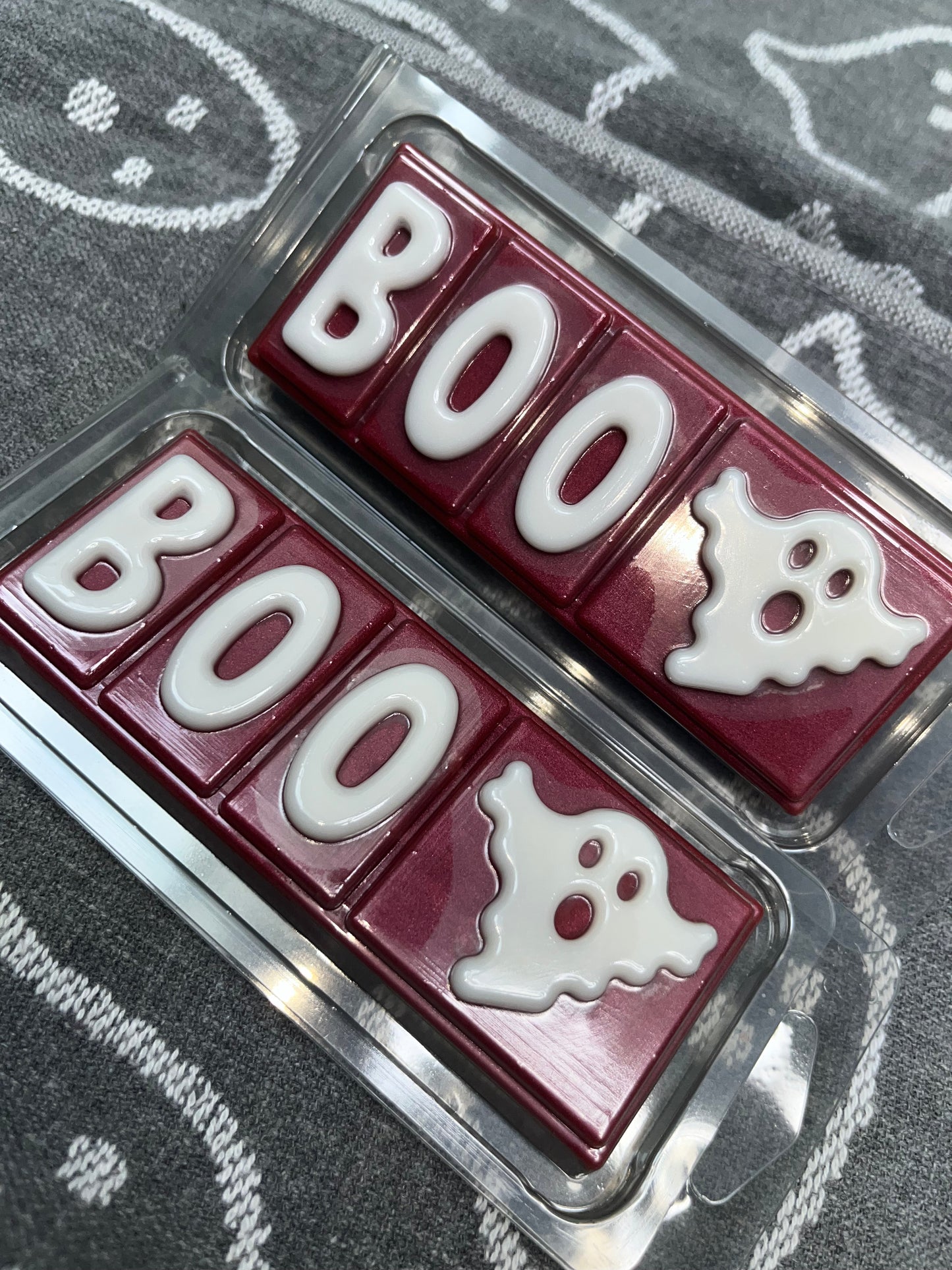 BOO ๐ป CLAMSHELL