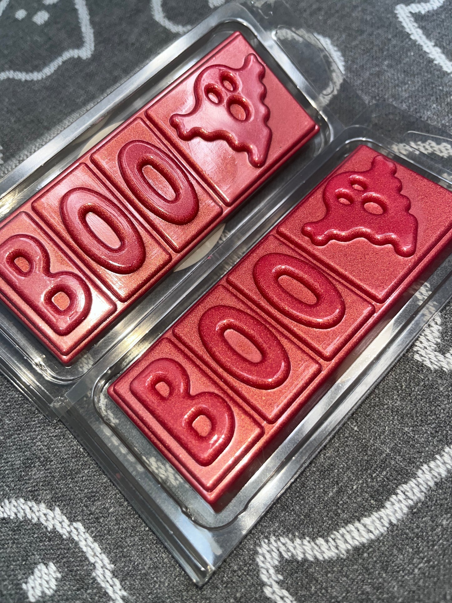 BOO ๐ป CLAMSHELL